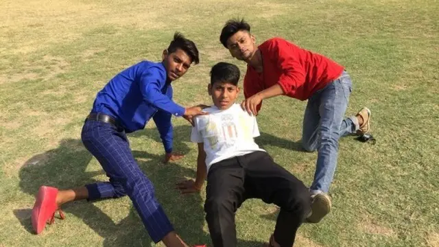 Pose Foto Pemuda India Ini Kelewat Absurd Enggak Habis Pikir Hot Liputan