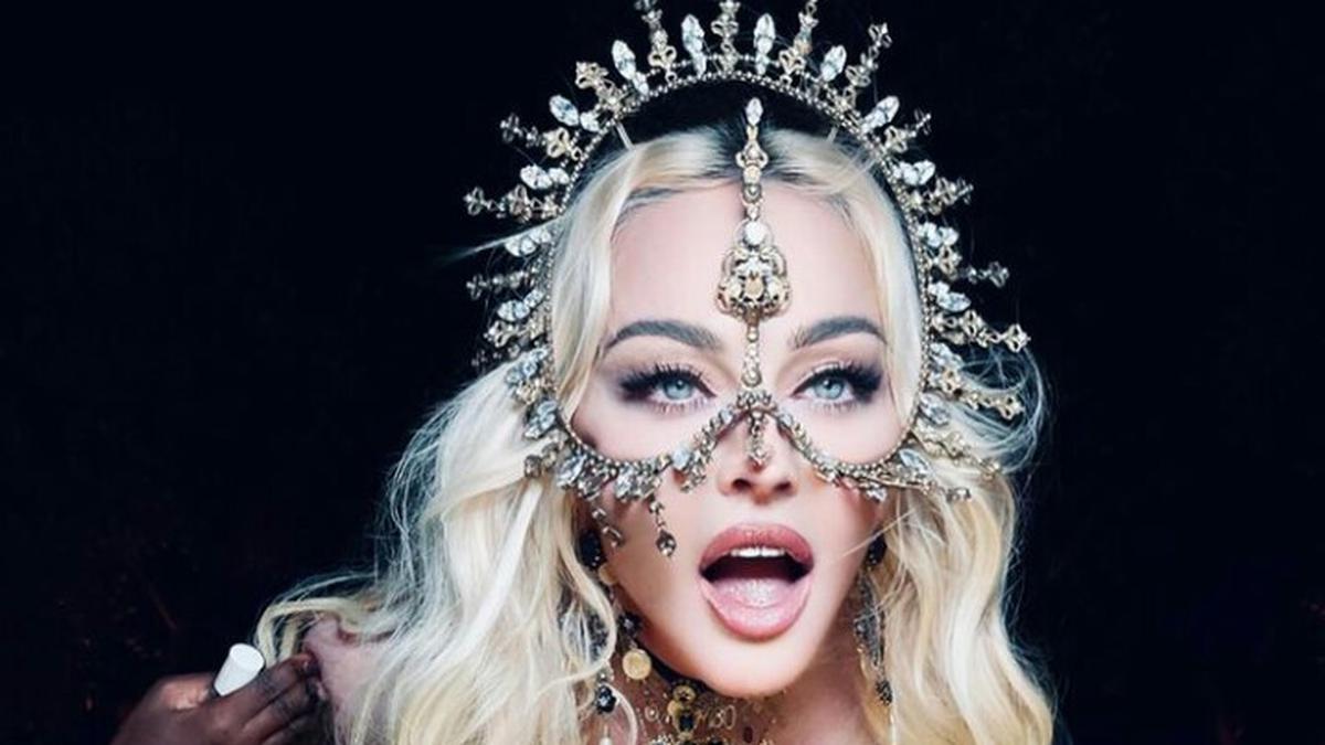 Foto Foto Kontroversial Dari Buku Sex Madonna Bakal Dilelang Untuk
