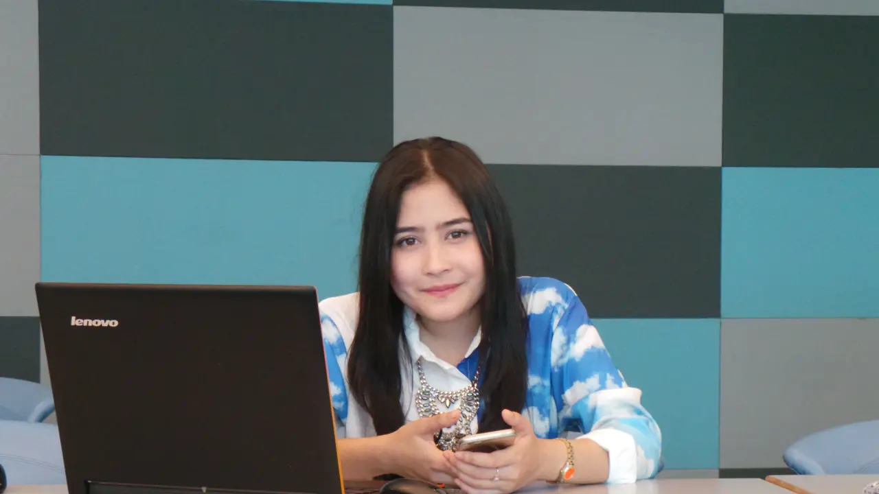 [Bintang] Prilly Latuconsina