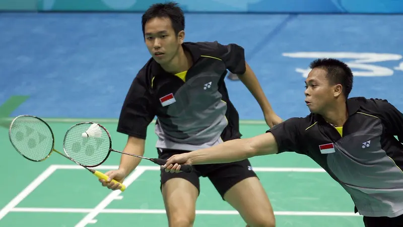 Hendra Setiawan dan Kido Markis, juara ganda putra Olimpiade Beijing 2000. (AFP/Indranil Mukherjee)