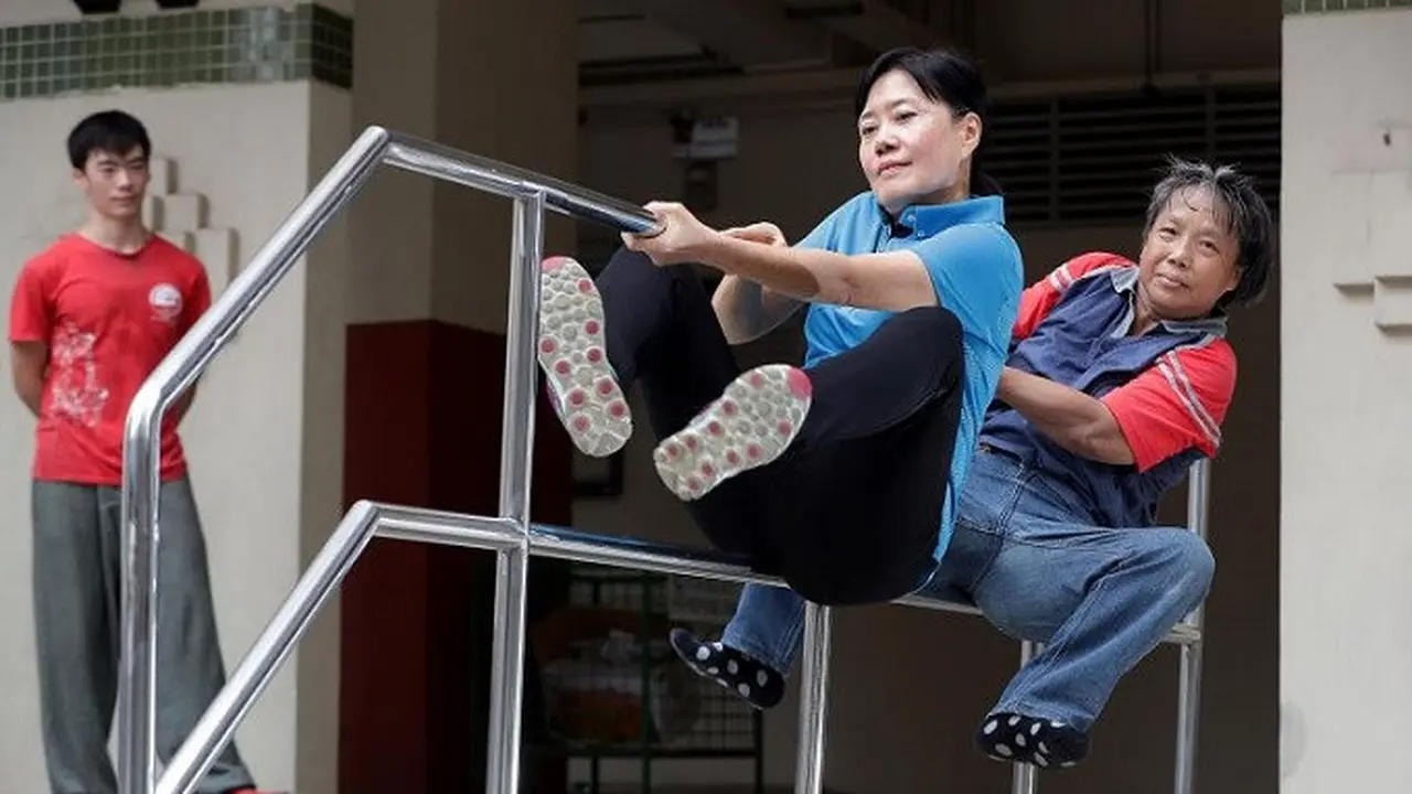 Emak-Emak Parkour di Singapura