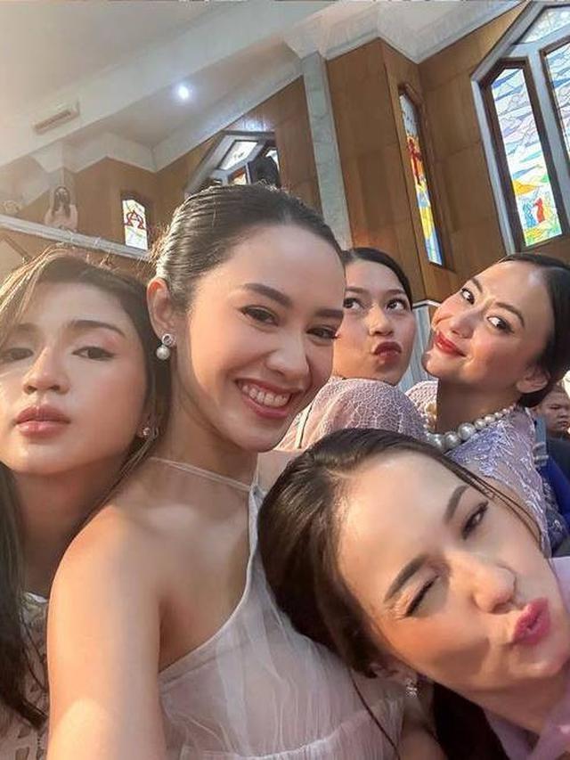 Didampingi Para Sahabat, Ini 6 Potret Bridesmaid Pernikahan Jessica Mila