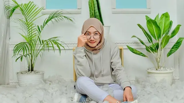 Novi, asisten Lesti Kejora (Instagram//novhi_thariend)