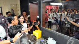 Calon presiden Joko Widodo mendapat dukungan dari sejumlah artis yang bernaung di bawah manajemen Nagaswara, Jakarta, Jumat (30/5/2014) (Liputan6.com/Panji Diksana)