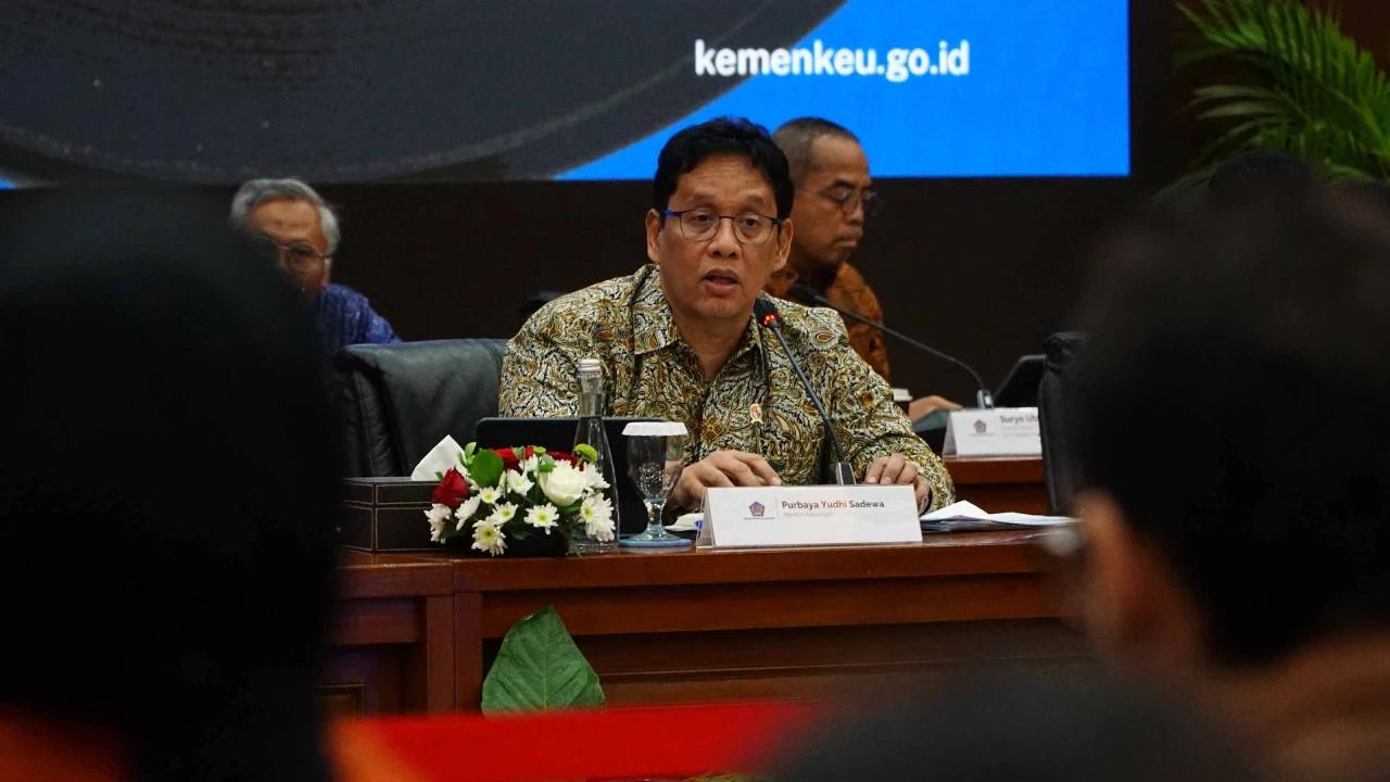 FOTO: Menku Purbaya Jelaskan Kondisi APBN 2025 di Tengah Tekanan Global