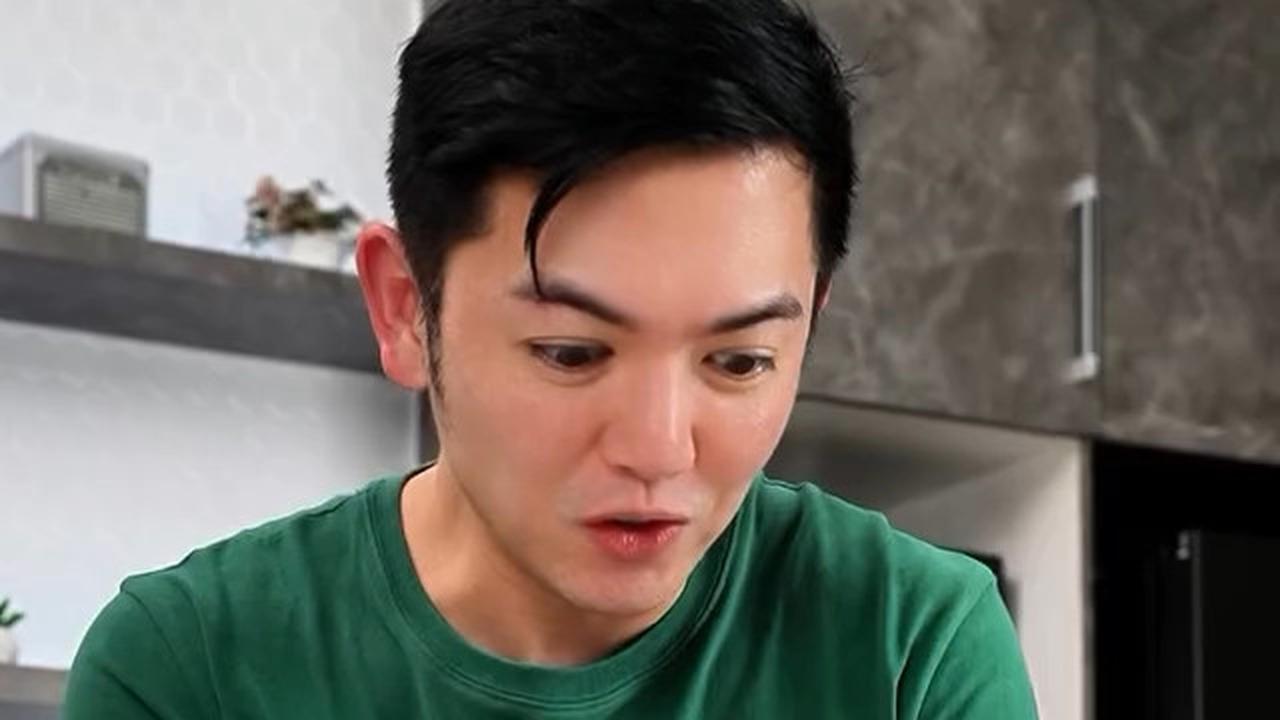 5 Potret Nicky Tirta Bikin Jackfruit Sticky Rice yang Cocok Buat Jadi Takjil Buka Puasa, Wajah Tampan dan Awet Muda Bikin Netizen Salfok