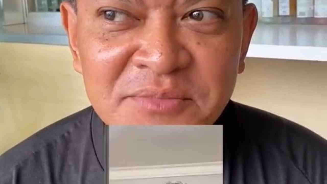 Akhirnya, Hedi Yunus memutuskan untuk memberi kejutan fansnya dengan cara mendatangi rumah ibu tersebut yang ada di Bogor.