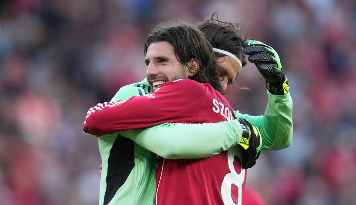 Berkat kemenangan ini, Liverpool kokoh di puncak klasemen sementara Premier League dengan raihan sembilan poin dari tiga laga, sementara Arsenal harus puas turun ke peringkat ketiga dengan raihan enam poin. (AP Photo/Jon Super)