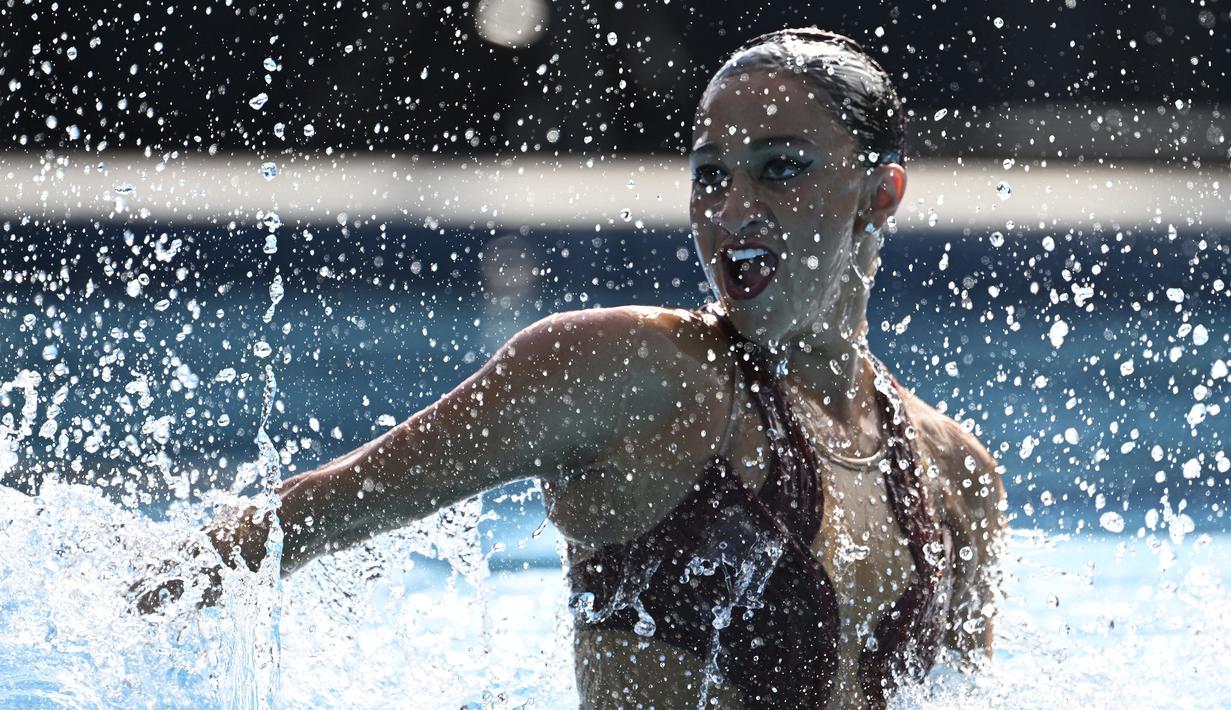 Kejadian yang menimpa perenang artistik USA berusia 25 tahun ini merupakan yang kedua kalinya setelah sebelumnya Anita Alvarez pun pernah mengalami kejadian serupa pada Kualifikasi Olimpiade Tokyo 2020 di Barcelona tahun lalu. (AP/Anna Szilagyi)