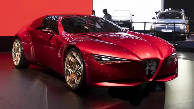 Aksi Memukau Alfa Romeo Pukau Pameran Paris Lewat Konsep Cuorerosso
