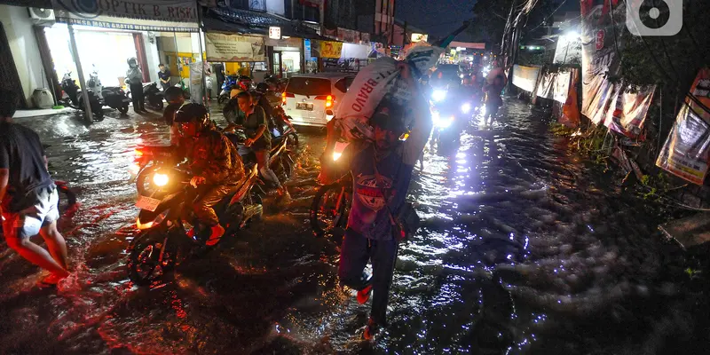 Jalan Dr. Setiabudi Pamulang Terendam Air