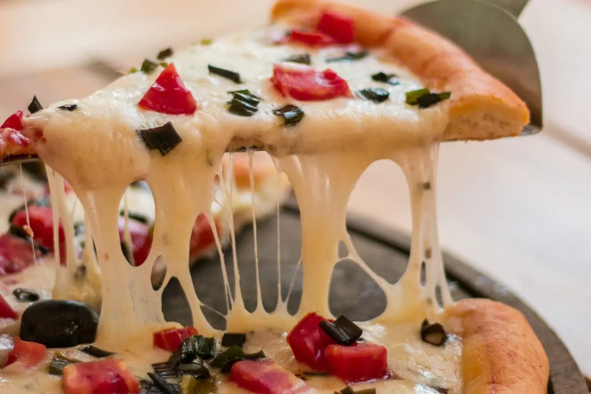 Harga Pizza 1 Meter Mulai Rp99 Ribu, Ini Daftar Lengkapnya