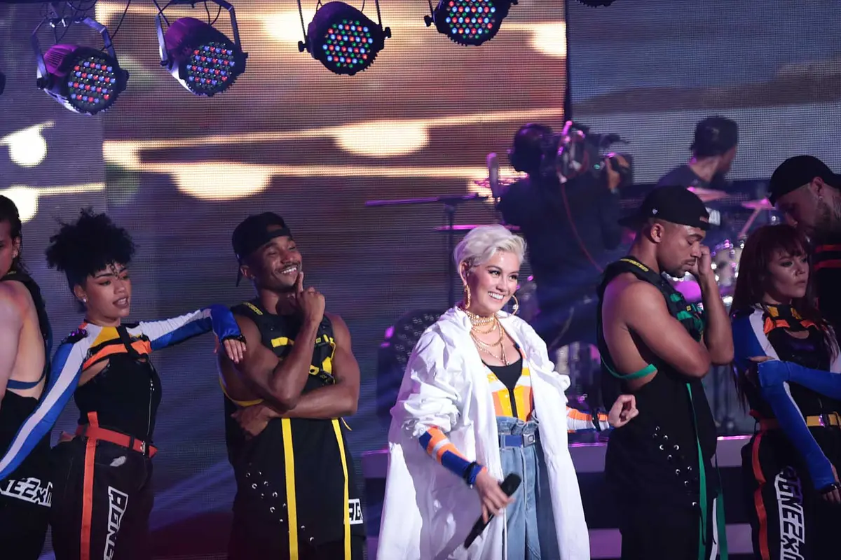 [Bintang] Antusiasme Sambut Album Internasional Agnez Mo, X