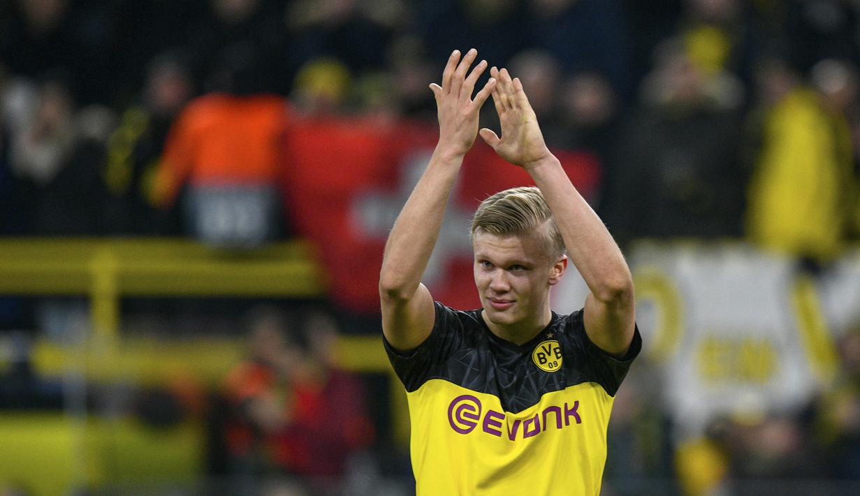 Erling Braut Haaland (Dortmund) - Haaland menjadi penyerang tajam bersama Dortmund di musim ini. Ia tampil menawan di kompetisi Bundesliga dan Liga Champions. Pemain berusia 19 tahun ini memiliki kualitas permainan seperti Cristiano Ronaldo. (AFP/Ina Fassbender)