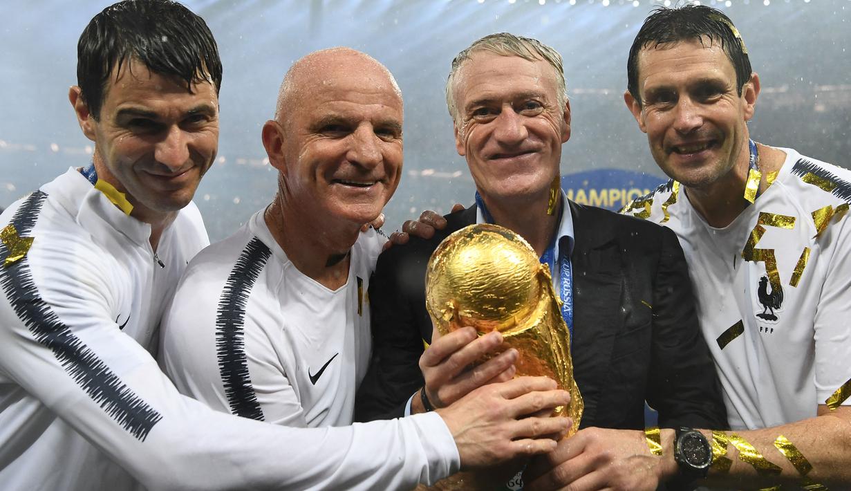 Didier Deschamps sukses membawa Timnas Prancis menjadi juara di Piala Dunia 2018. Deschamps akhirnya kembali membawa Les Blues tampil di final Piala Dunia 2022 usai menumbangkan Maroko. (AFP/Franck Fife)