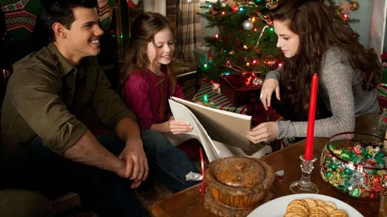 BREAKING DAWN PART 2 adalah yang terbaik dari kelima film TWILIGHT. Sayang hal tersebut tak mampu mengubah keseluruhan seri yang dianggap buruk.