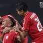 Pemain Persija, Addison Alves (bawah) merayakan gol yang dicetaknya ke gawang Song Lam Nghe An pada laga grup H Piala AFC di Stadion GBK Jakarta, Rabu (14/3). Persija unggul 1-0 atas Song Lam Nghe An. (Liputan6.com/Helmi Fithriansyah)