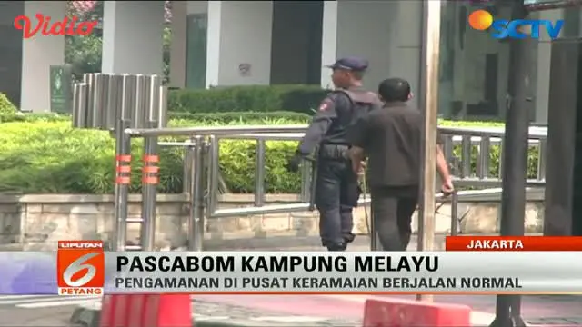 Pengamanan di beberapa titik di Jakarta diperketat pasca meledaknya bom Kampung Melayu, Rabu (24/5) malam. 