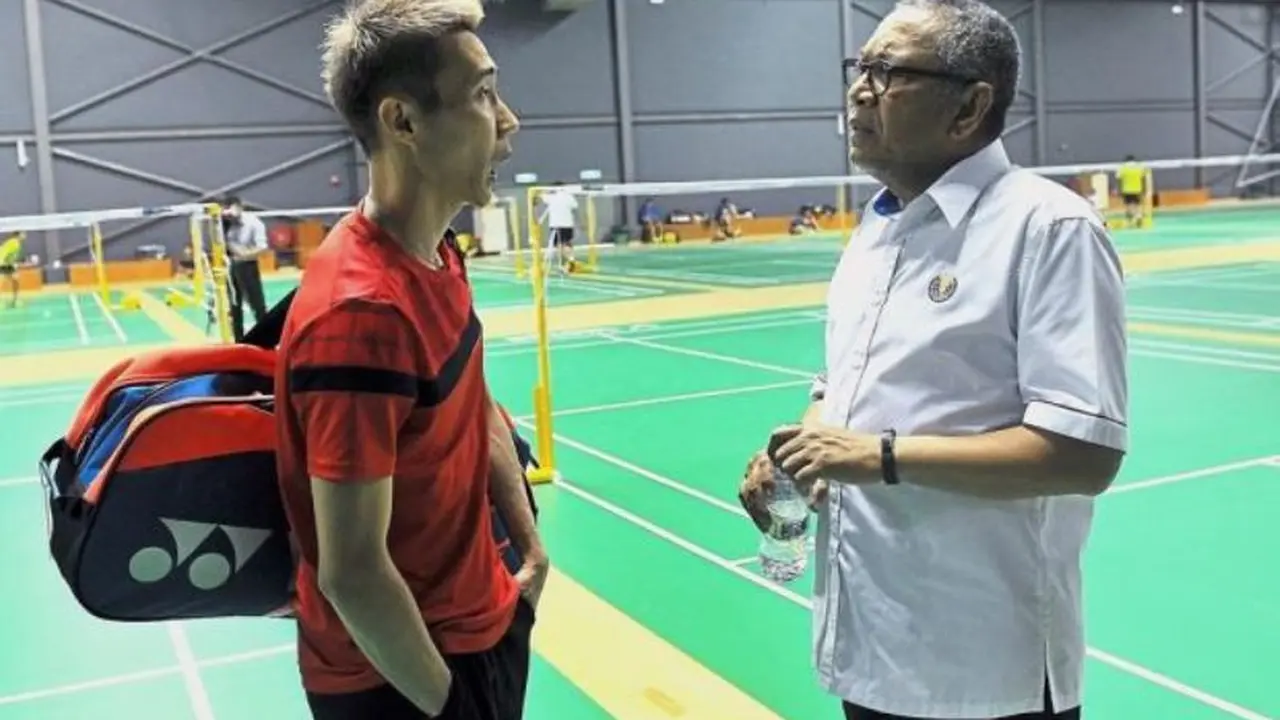 Lee Chong Wei (kiri)