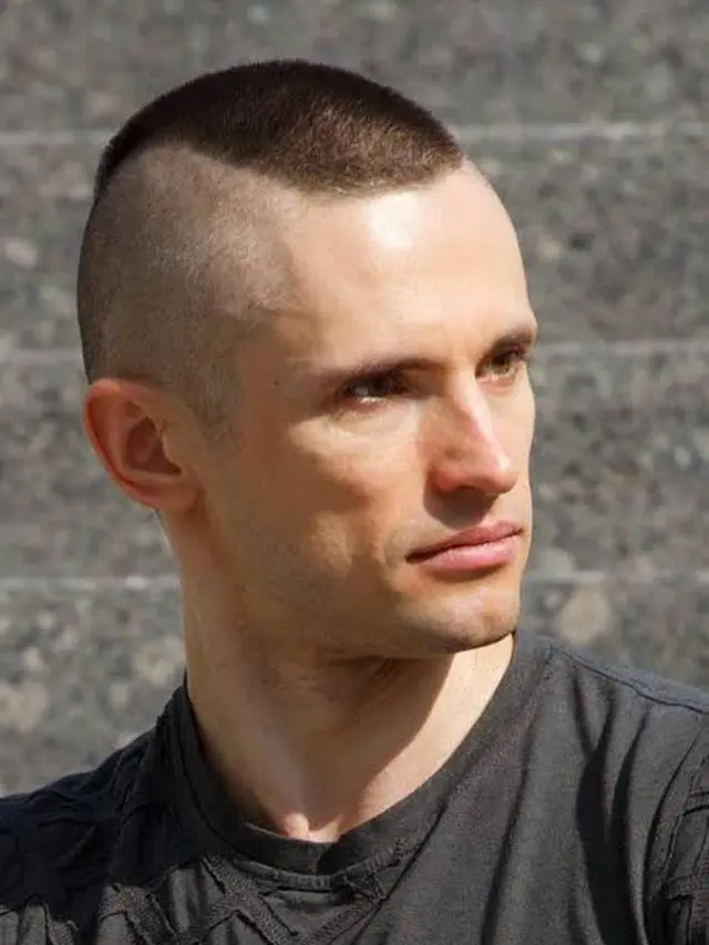 Inspirasi Model Rambut Pendek Pria 2024, Tren Buzz Cut hingga Layered Undercut Kece Banget