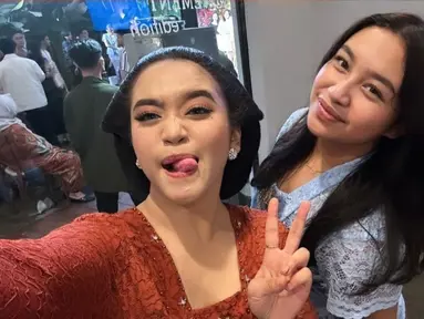 Lewat laman Instagram pribadinya, Khiran terlihat mengunggah momen menghadiri pernikahan sahabat.(Liputan6.com/IG/@khiranitrihatmodjo)