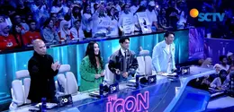 Keempat Judges The Icon Indonesia Kompak Memberikan Standing Ovation untuk Penampilan Felicia (Tangerang). Dok. SCTV