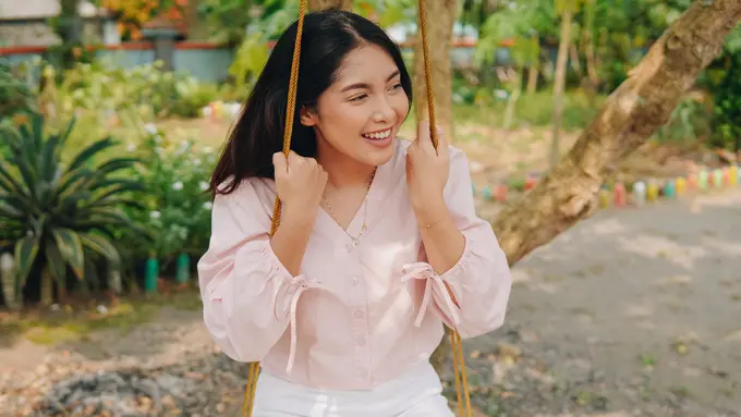 wanita september karisma menawan