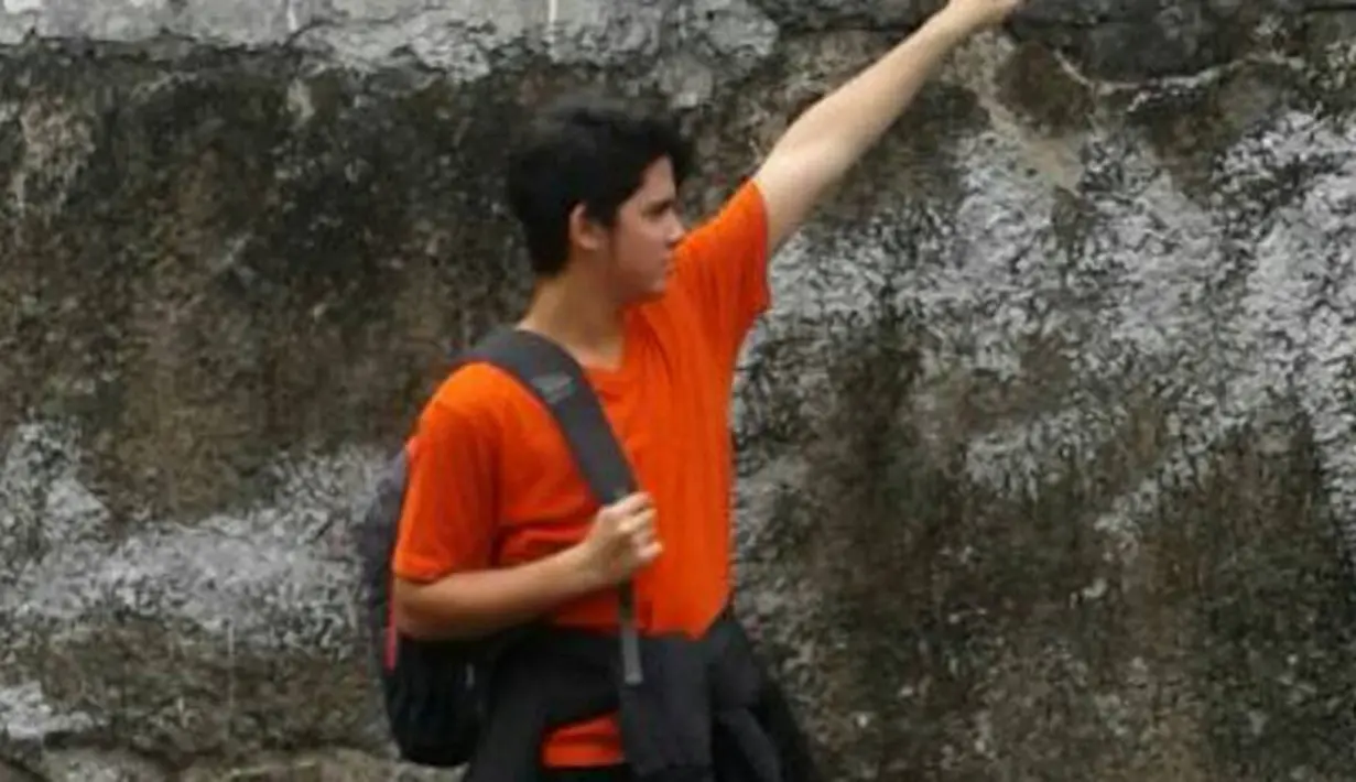 Dalam sinetron yang akan ditayangkan mulai 1 September mendatang, Ali biasa disapa berperan sebagai Abdilah alias Doel. Ia memiliki kekasih bernama Yani diperankan Cut Syifa. Namun sayang, hubungan keduanya tak berjalan mulus. (Instagram/jodohygtertukar)