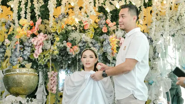 Zaskia Gotik dan Surajuddin Mahmud