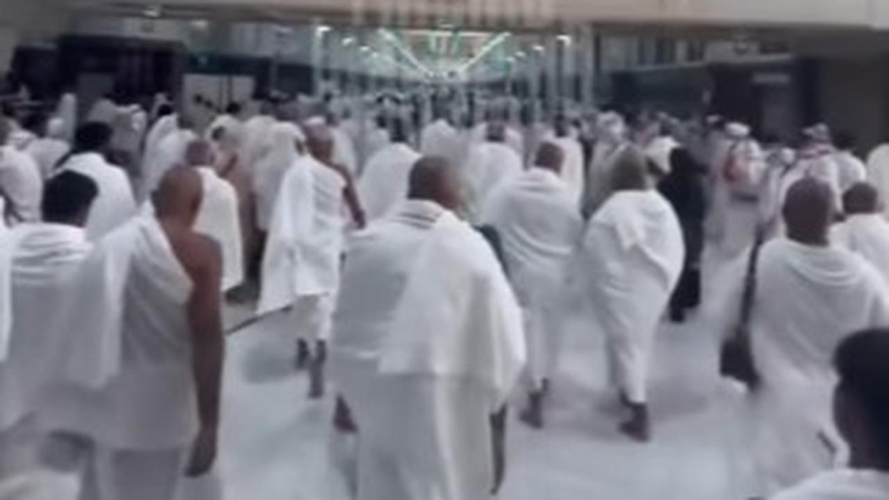 Pemain Timnas Umroh Bersama