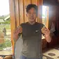 Seorang petani di Konawe Selatan menemukan granat nanas dalam empang, awalnya mengira batu berharga,(Liputan6.com/Ahmad Akbar Fua)