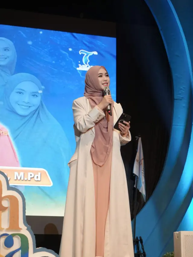 Oki Setiana Dewi gelar wisuda pesantrennya (Istimewa)