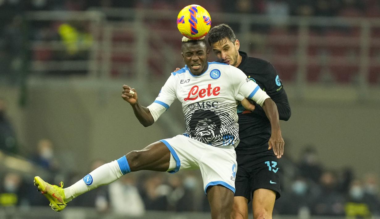 Sampai akhir pertandingan tidak ada gol tambahan untuk Inter Milan dan juga Napoli. Skor 3-2 untuk kemenangan Inter pun menjadi hasil akhir pertandingan ini. (AP Photo/Antonio Calanni)