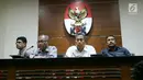 Suasana konferensi pers hasil OTT kasus dugaan suap berkaitan dengan pemberian opini Wajar Tanpa Pengecualian (WTP) terhadap laporan keuangan Kemendes di Gedung KPK, Jakarta, Sabtu (27/5). (Liputan6.com/Angga Yuniar)