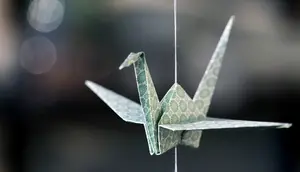 Ilustrasi burung kertas (Foto: Pixabay/asundermeier)