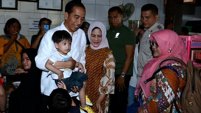 Jokowi Libur Akhir Pekan Bermain bersama Cucu