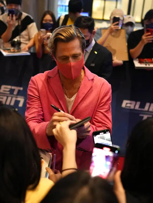 <p>Brad Pitt dalam premier Bullet Train di Seoul, 19 Agustus 2022. (AP Photo/Lee Jin-man)</p>