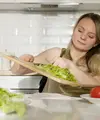 Atur menu makan yang bikin badan kembali langsing tanpa mengorbankan kualitas nutrisi untuk Anak. [Dok/Pexels.com/Artem Podrez].
