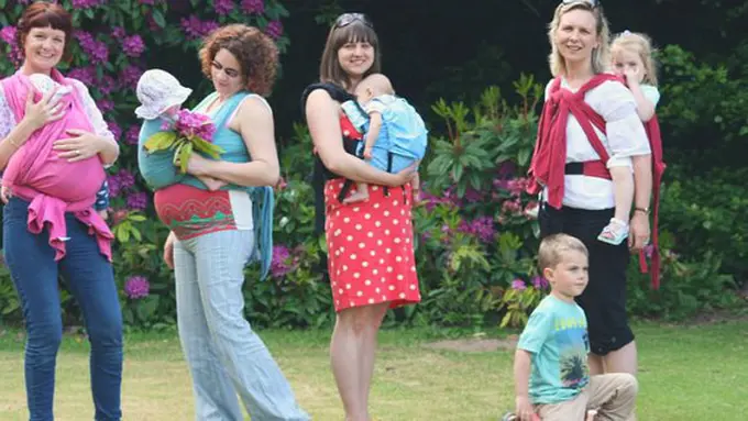 Babywearing/copyright eumom.ie