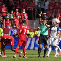 Momen Pemain Bosnia Kena Aturan Baru di Piala Dunia 2026, Kelamaan saat Mau Lemparan ke Dalam