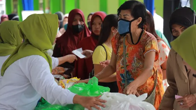Operasi pasar Ramadhan 2022 di Pontianak,Kalbar. (Foto: Liputan6.com/Aceng Mukaram)