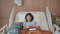 Bjorka putra Ringgo Agus Rahman menjalani operasi amandel dan adenoid di salah satu rumah sakit di Jakarta. Operasi berjalan lancar dan ia kembali sehat. (Foto: Dok. Instagram @ringgoagus)