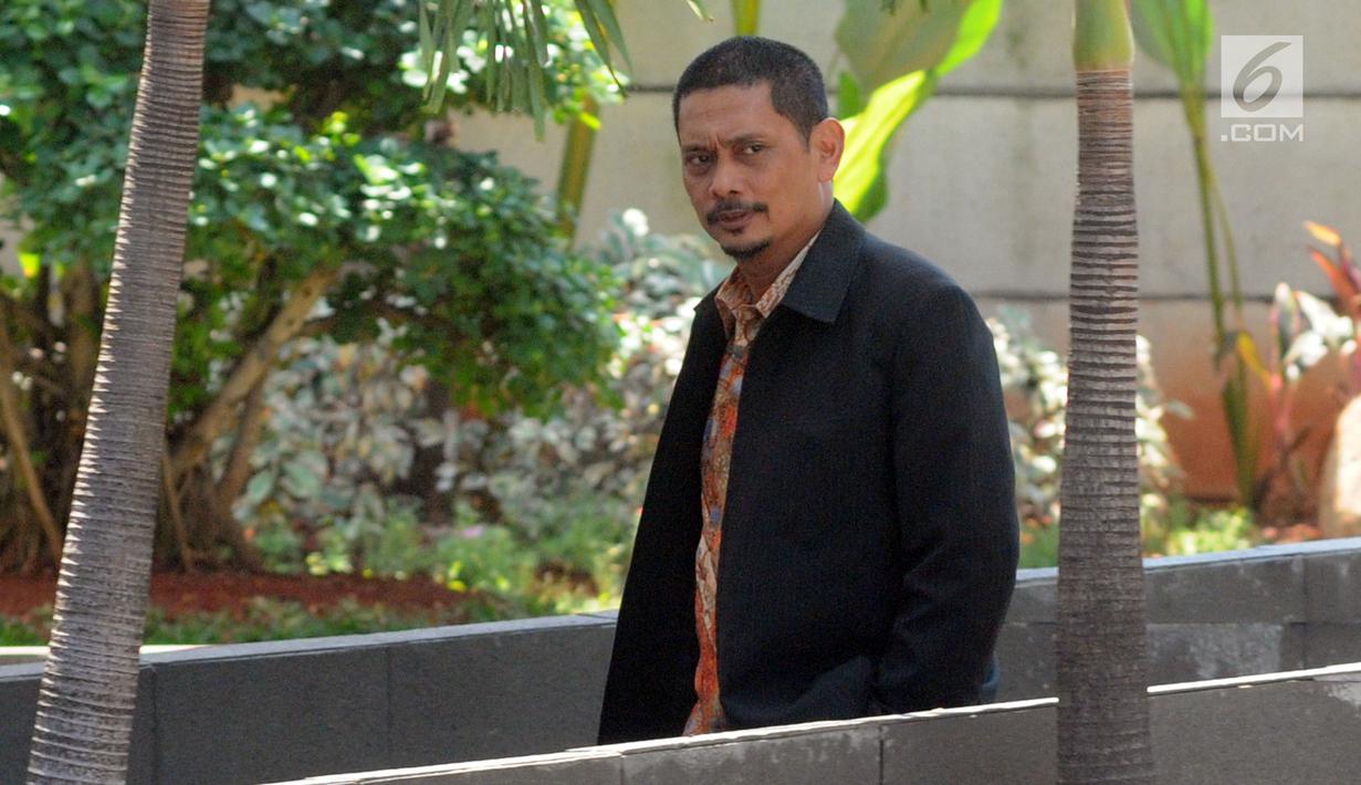 Direktur Utama PT INTI Darman Mappangara tiba untuk menjalani pemeriksaan oleh penyidik di Gedung KPK, Jakarta, Jumat (30/8/2019). Darman Mappangara diperiksa sebagai saksi untuk tersangka Direktur Keuangan PT Angkasa Pura II nonaktif Andra Y Agussalam.  (merdeka.com/Dwi Narwoko)