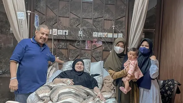 Ria Ricis ajak baby Moana jenguk orang sakit