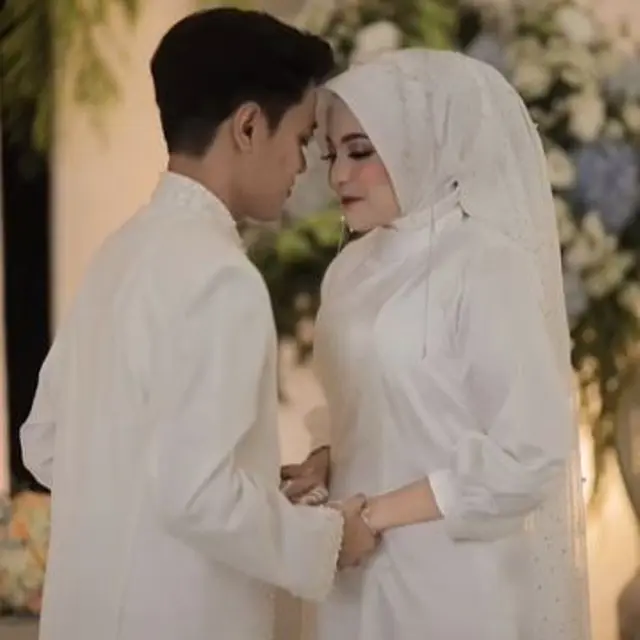 Wanita Bikin Gaun Pengantin Sendiri Seharga Rp200 Ribu, Hasilnya Memukau