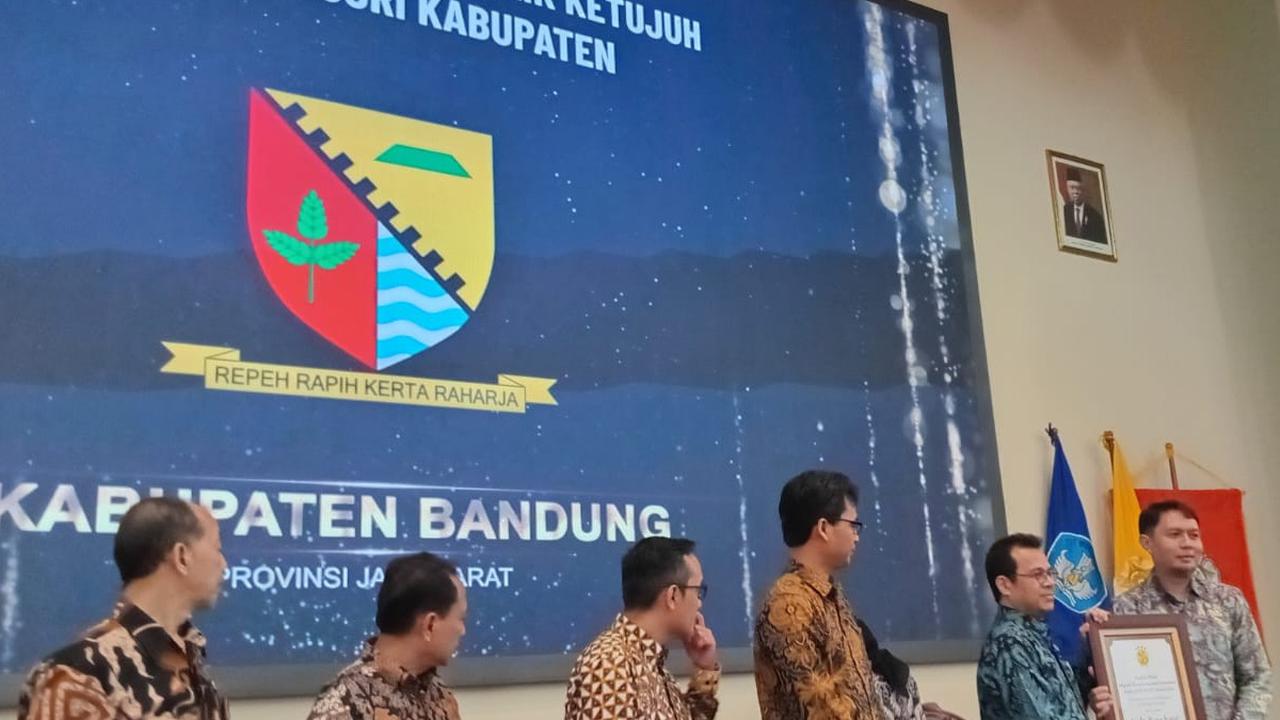 Pemkab Bandung Raih Penghargaan Pemerintah Daerah Terbaik