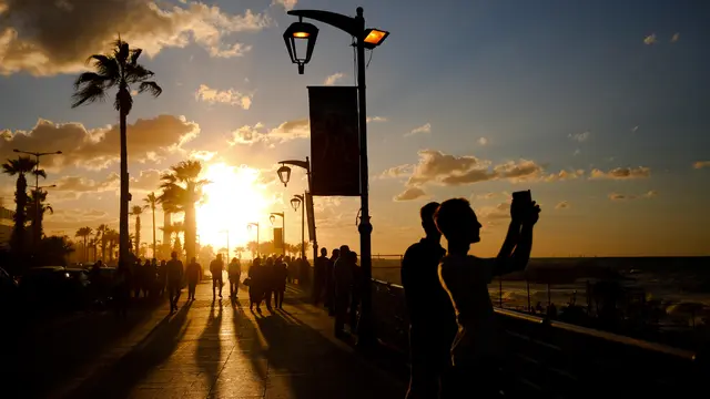 Menikmati Suasana Pantai Beirut di Lebanon