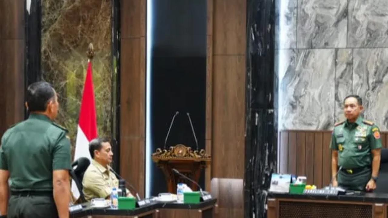 Panglima TNI Agus Subiyanto Serah Terima Risalah Kasad, Beri Tiga Tugas Ini ke Jenderal Maruli