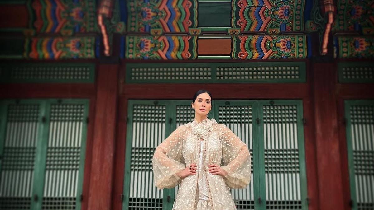 7 Model Baju Dress Panjang Elegan untuk Acara Formal dan Pesta, Siap Tampil Menawan