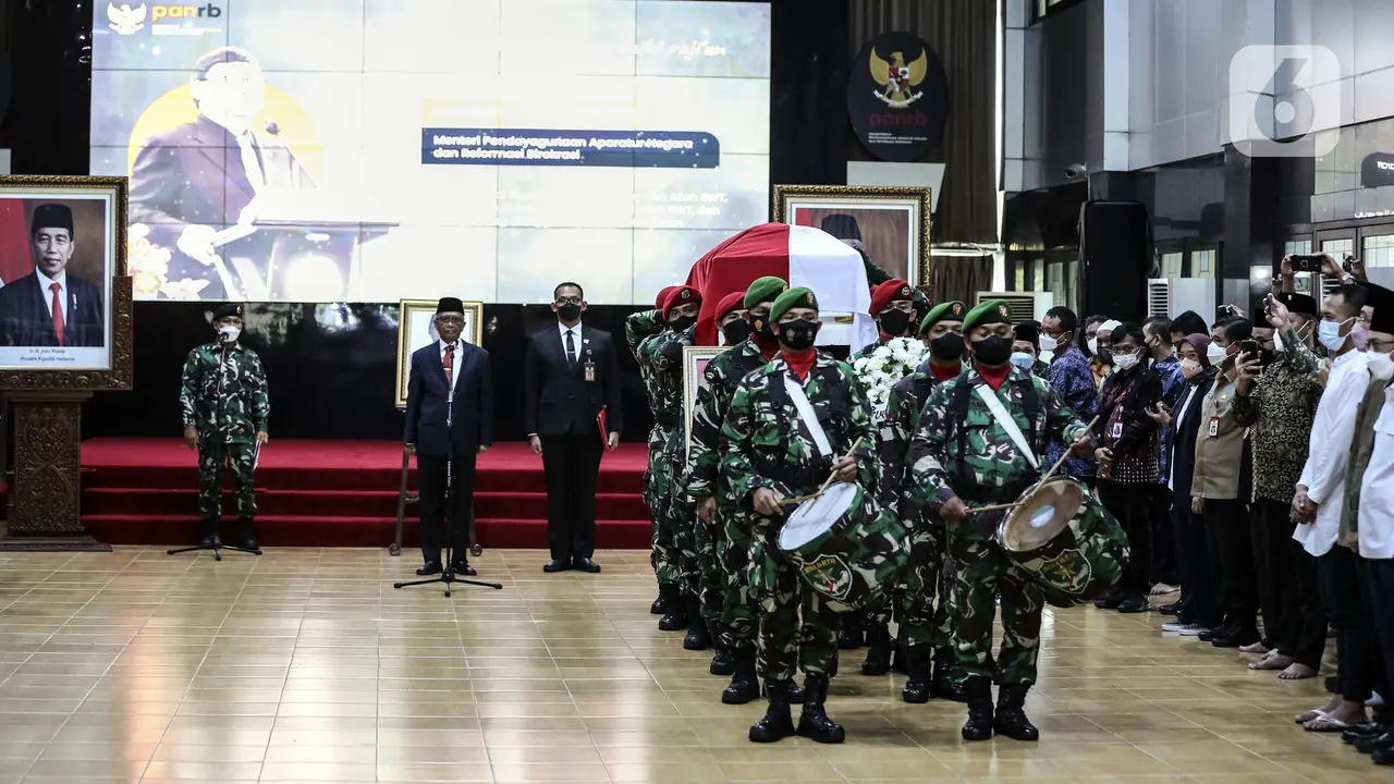 FOTO: Persemayaman dan Pelepasan Jenazah Menpan RB Tjahjo Kumolo